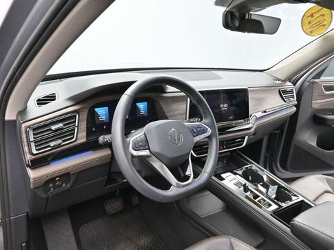 Used 2024 Volkswagen Atlas SEL image 17