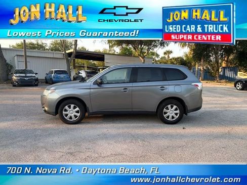 Used 2014 Mitsubishi Outlander ES image 4