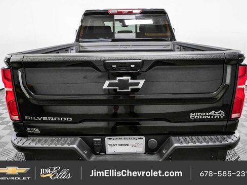 Certified 2025 Chevrolet Silverado 2500 High Country w/ High Country Premium Package AWD/4WD image 28