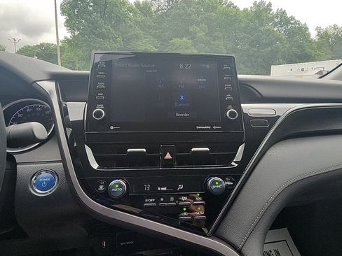 Used 2022 Toyota Camry XLE FWD image 17