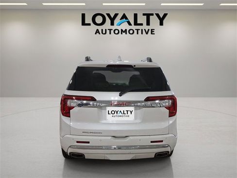 Used 2022 GMC Acadia Denali w/ Denali Technology Package image 4