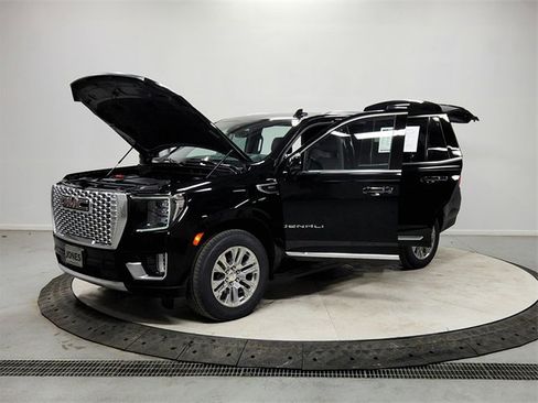 Used 2023 GMC Yukon Denali image 11