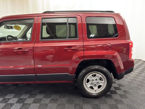 Used 2016 Jeep Patriot Sport w/ Power Value Group image 8
