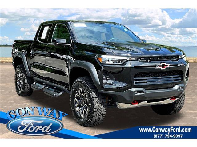 Used 2025 Chevrolet Colorado ZR2 w/ Technology Package AWD/4WD image 1