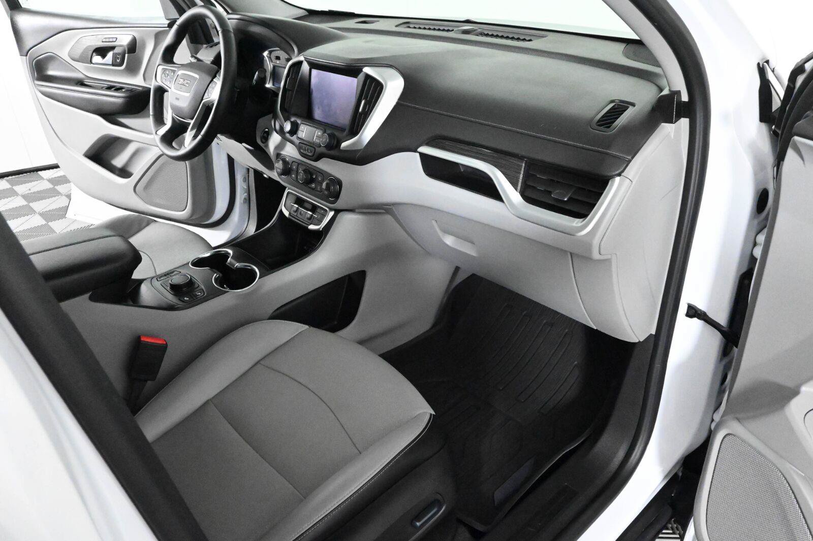 Used 2023 GMC Terrain SLT w/ LPO, Floor Liner Package FWD image 10