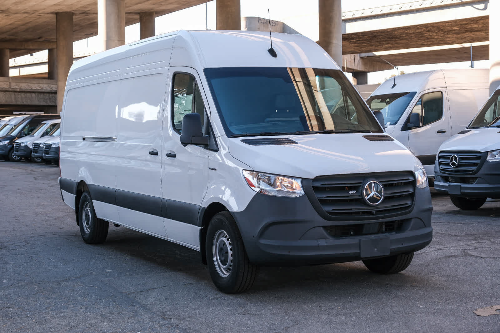 New 2025 Mercedes-Benz eSprinter 170 Cargo image 3