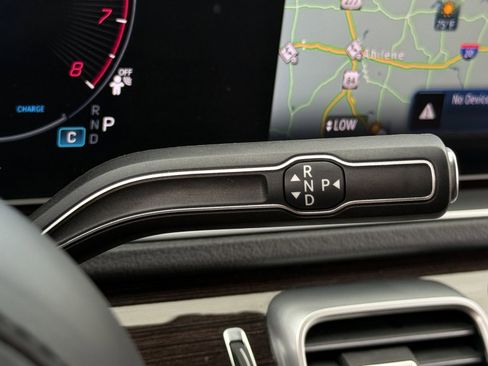 Used 2025 Mercedes-Benz GLS 450 4MATIC image 19