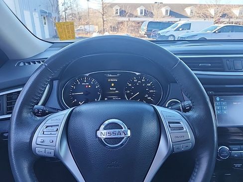 Used 2016 Nissan Rogue SL image 17