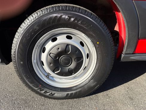 Used 2020 Ford Transit 350 XL image 9