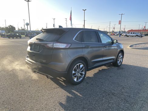 Used 2018 Ford Edge Titanium w/ Equipment Group 301A AWD/4WD image 4