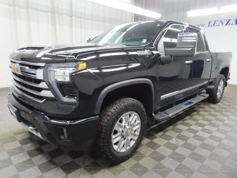 Used 2024 Chevrolet Silverado 2500 High Country w/ High Country Premium Package image 6