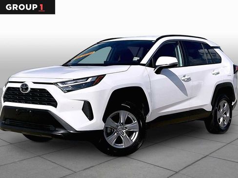 Used 2025 Toyota RAV4 XLE FWD image 1