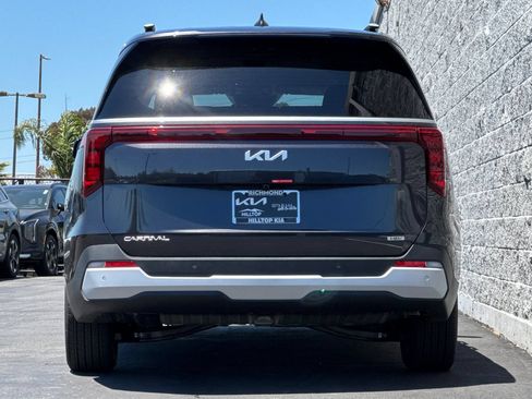 New 2026 Kia Carnival EX FWD image 5