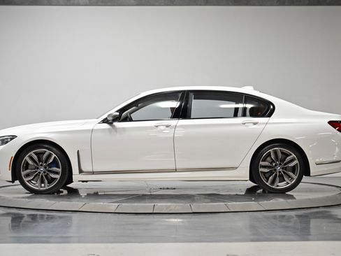 Used 2022 BMW M760i xDrive w/ Luxury Rear Seating Package image 16