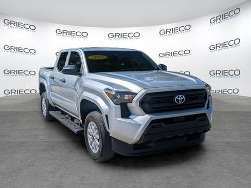 Used 2025 Toyota Tacoma SR AWD/4WD image 1
