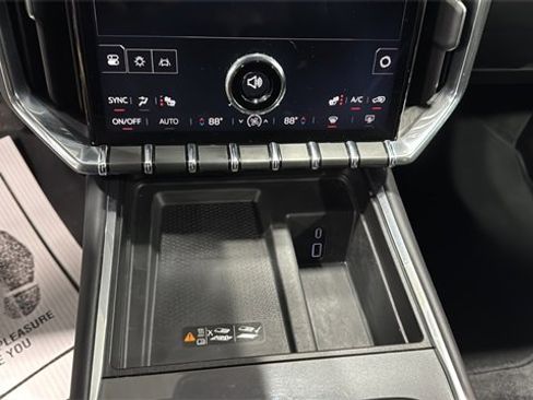 Used 2025 GMC Acadia Elevation image 16