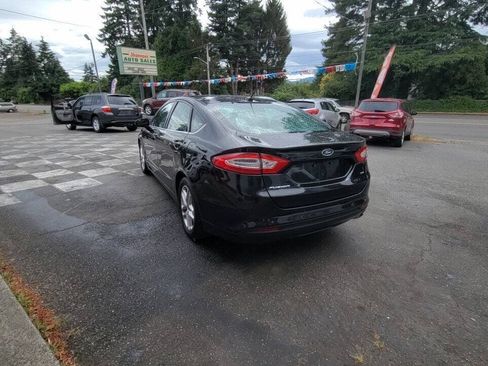 Used 2015 Ford Fusion SE FWD image 5