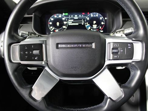 Used 2022 Land Rover Discovery S image 15