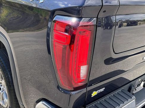 Used 2025 GMC Sierra 1500 SLT AWD/4WD image 33