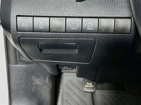 Used 2025 Toyota Camry SE FWD image 10