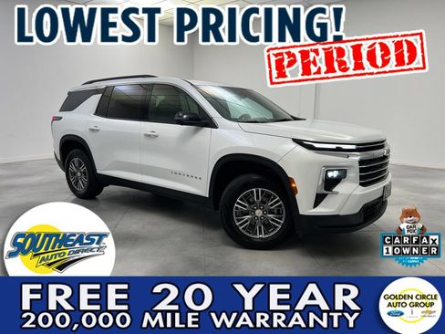 Used 2024 Chevrolet Traverse LT FWD image 1