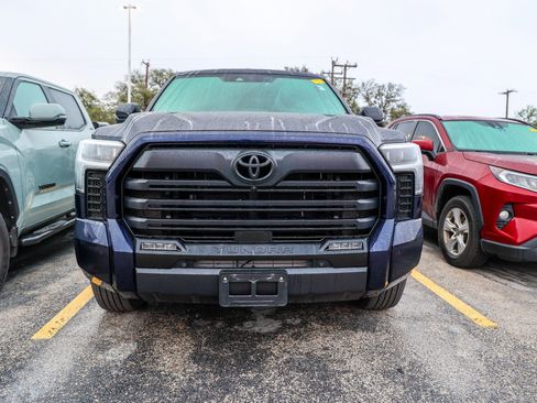 Used 2025 Toyota Tundra Limited AWD/4WD image 4