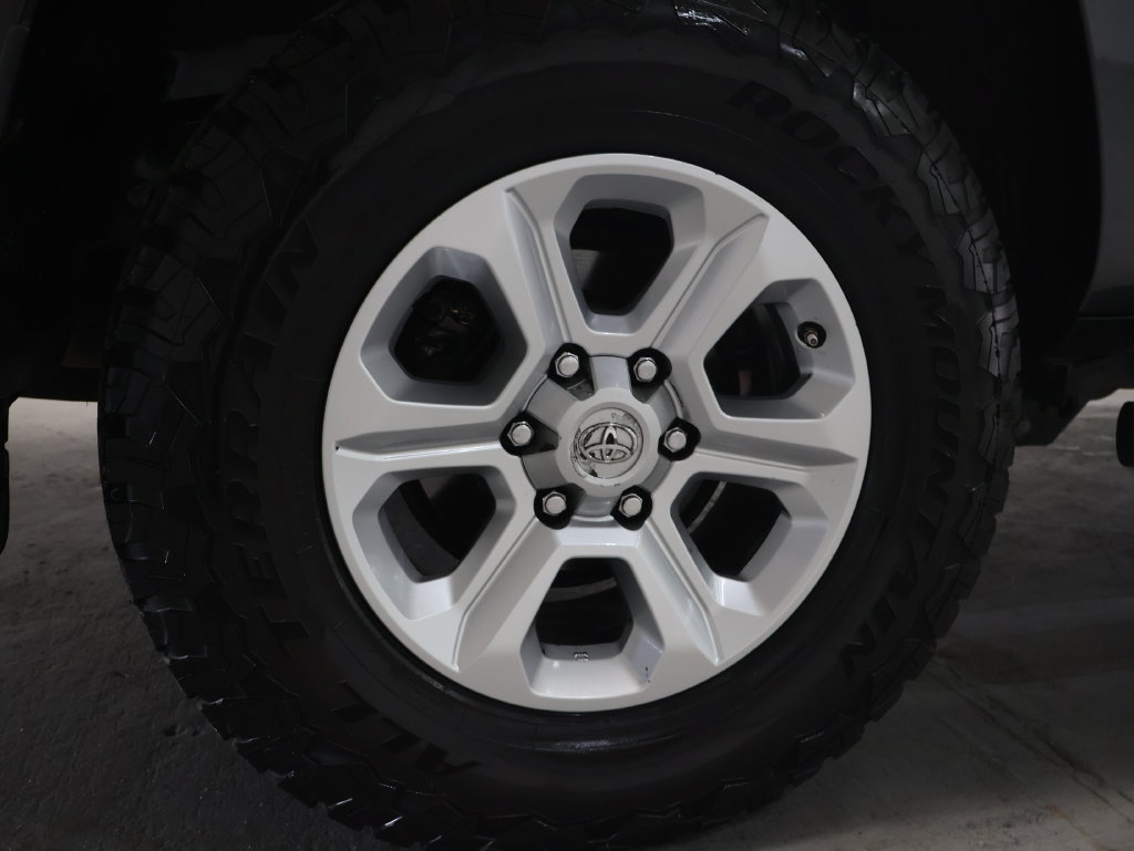 Used 2021 Toyota 4Runner SR5 Premium w/ Moonroof Package RWD image 32