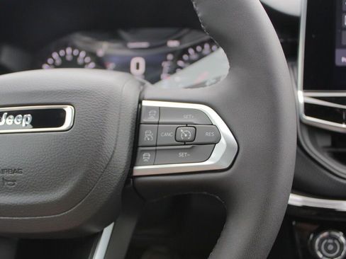 New 2026 Jeep Compass Limited w/ Limited Altitude Pack image 32