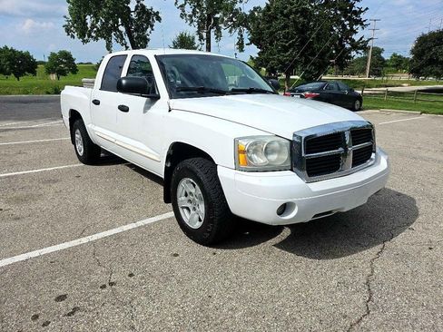 Used 2005 Dodge Dakota SLT w/ Trailer Tow Group image 3