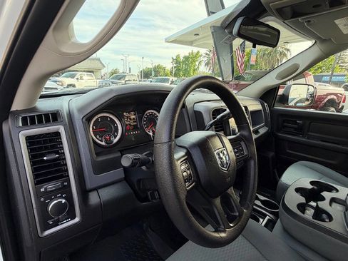 Used 2016 RAM 3500 Tradesman w/ Chrome Appearance Group image 32