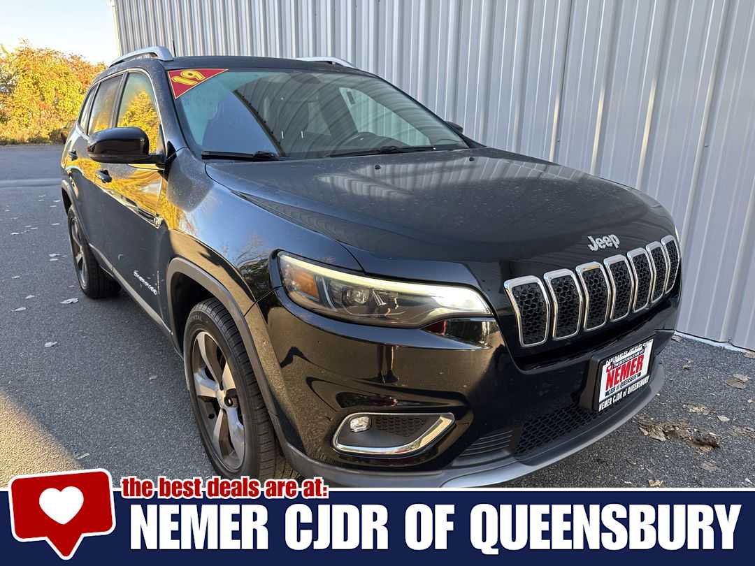 Used 2019 Jeep Cherokee Limited AWD/4WD image 1