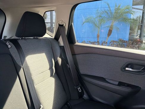 Used 2023 Nissan Rogue SV image 13