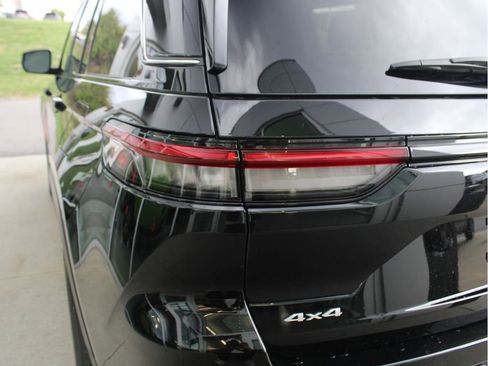 New 2025 Jeep Grand Cherokee Laredo X w/ Luxury Tech Group I image 39