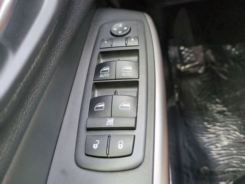 Used 2019 Jeep Cherokee Limited image 21