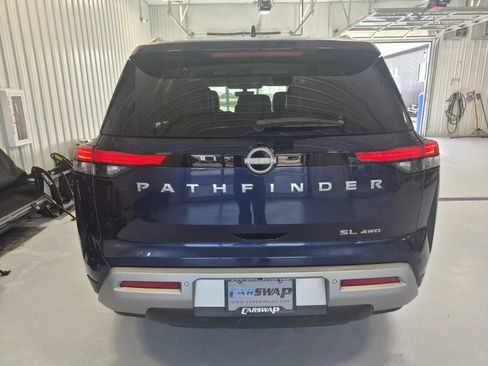 Used 2025 Nissan Pathfinder SL AWD/4WD image 4