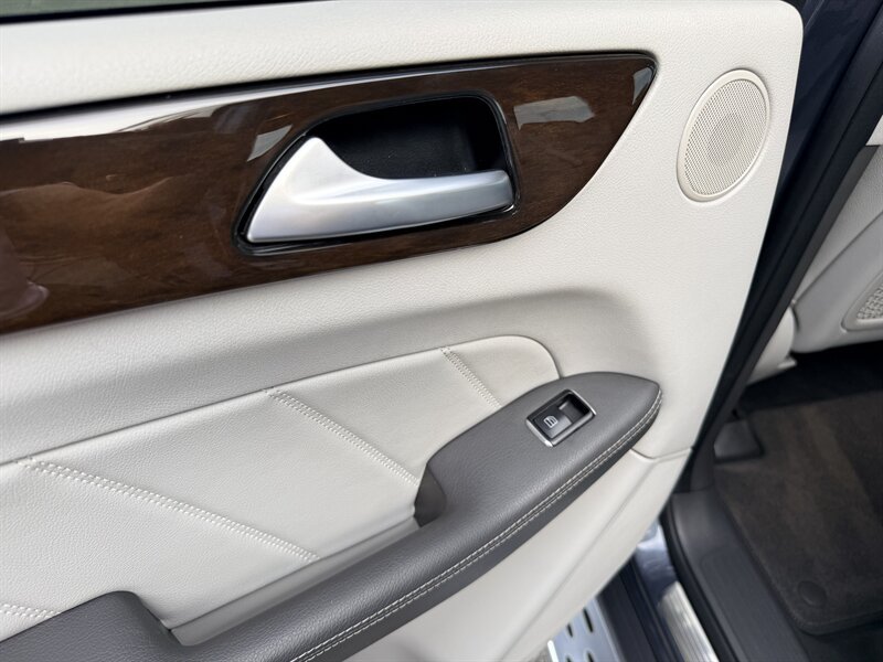 Used 2015 Mercedes-Benz GL 450 4MATIC image 22