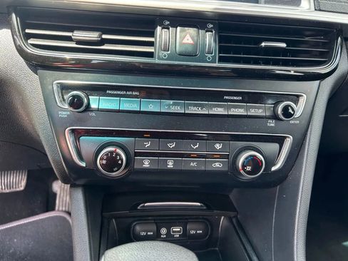 Used 2020 Kia Optima LX image 20