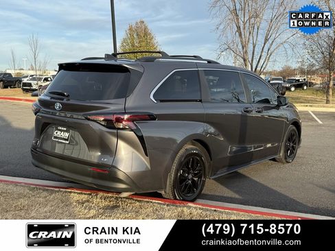 Used 2025 Toyota Sienna LE image 8