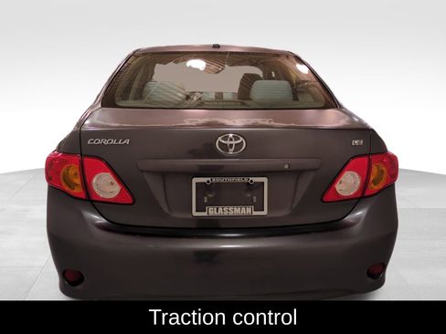 Used 2010 Toyota Corolla LE image 4