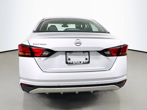Used 2025 Nissan Altima 2.5 SV image 6