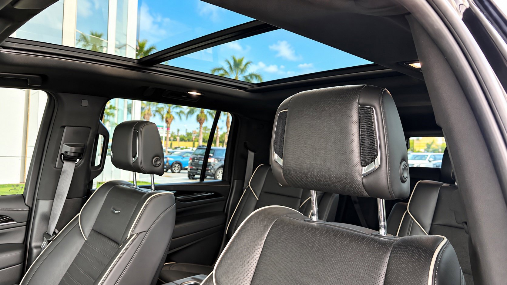 Used 2023 Cadillac Escalade ESV Sport RWD image 10