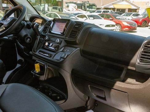 Used 2025 RAM ProMaster 3500 w/ Convenience Group FWD image 11