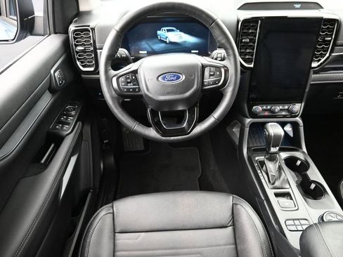 Used 2025 Ford Ranger Lariat w/ Trailer Tow Package image 13