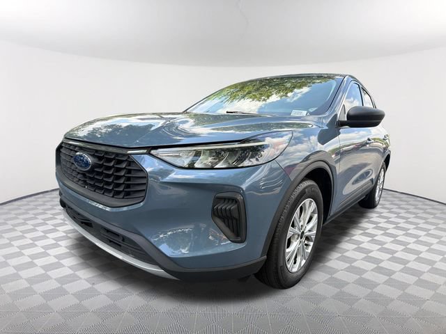 Used 2024 Ford Escape Active w/ Cold Weather Package FWD image 1