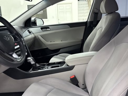 Used 2019 Hyundai Sonata SE image 4