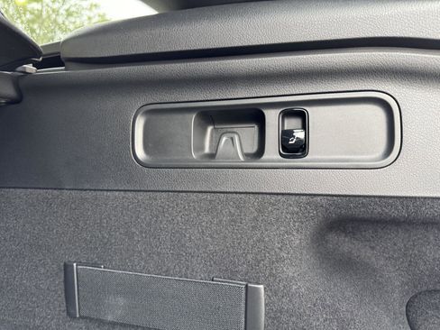 Certified 2025 Mercedes-Benz GLC 300 image 26