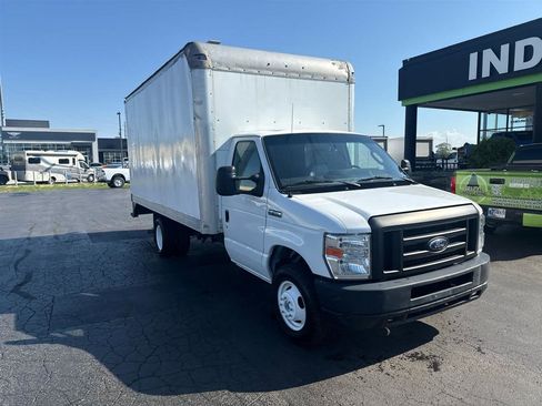 Used 2019 Ford E-350 and Econoline 350 Super Duty RWD image 2
