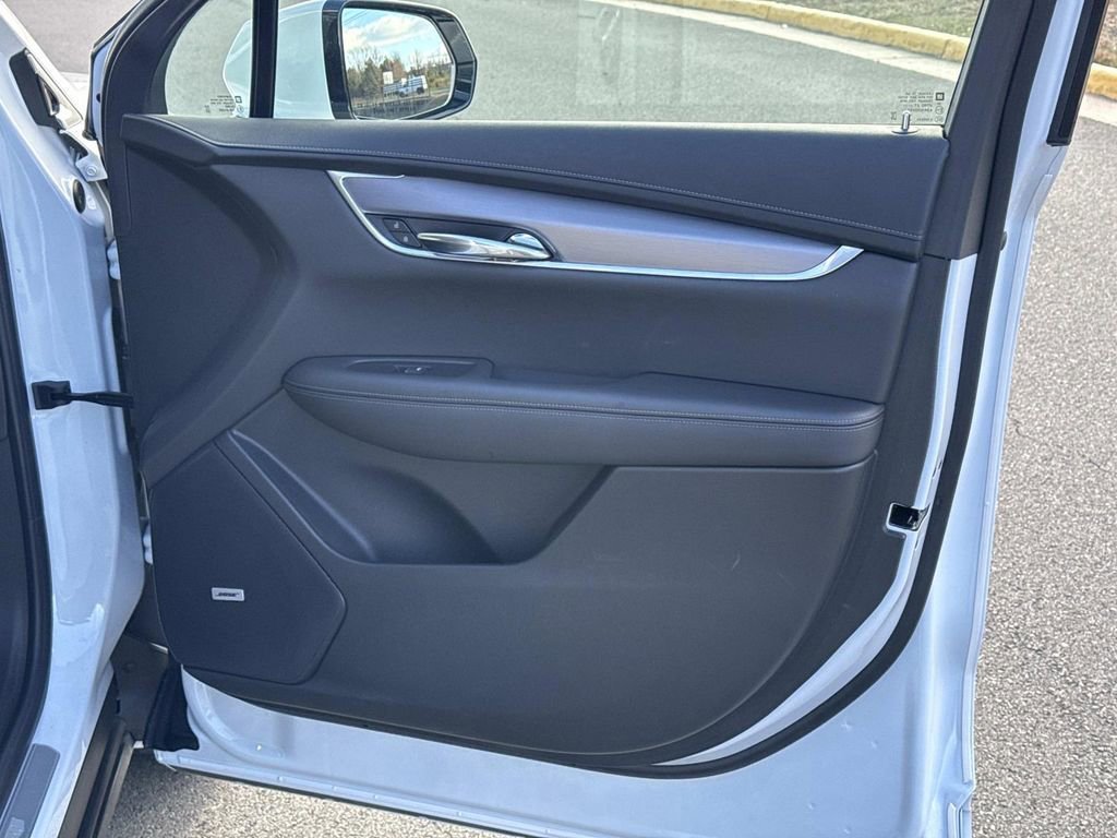 New 2025 Cadillac XT6 Luxury AWD/4WD image 8