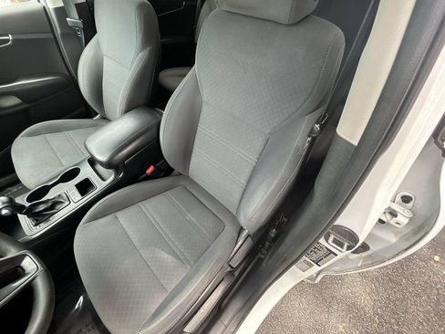 Used 2018 Kia Sorento FWD image 14