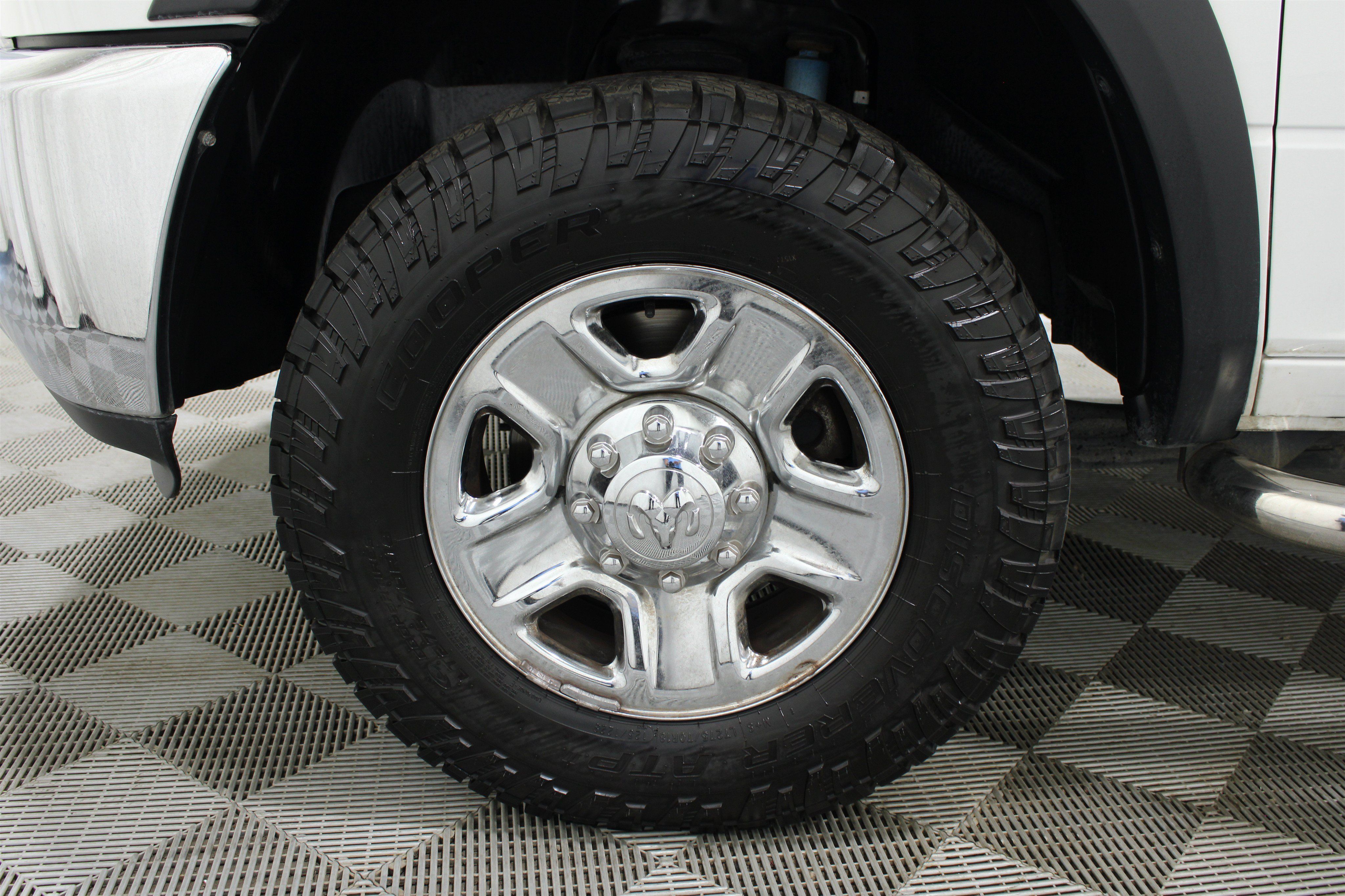 Used 2018 RAM 2500 Tradesman w/ Chrome Appearance Group AWD/4WD image 33